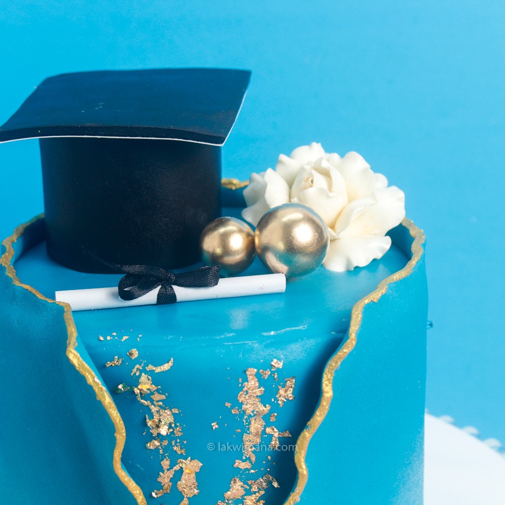 Caps Off Celebration Cake 1.5kg